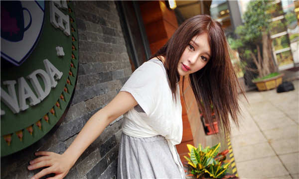 海兴想找一个女性生孩子给报酬-｛找个女人生孩子多少钱｝